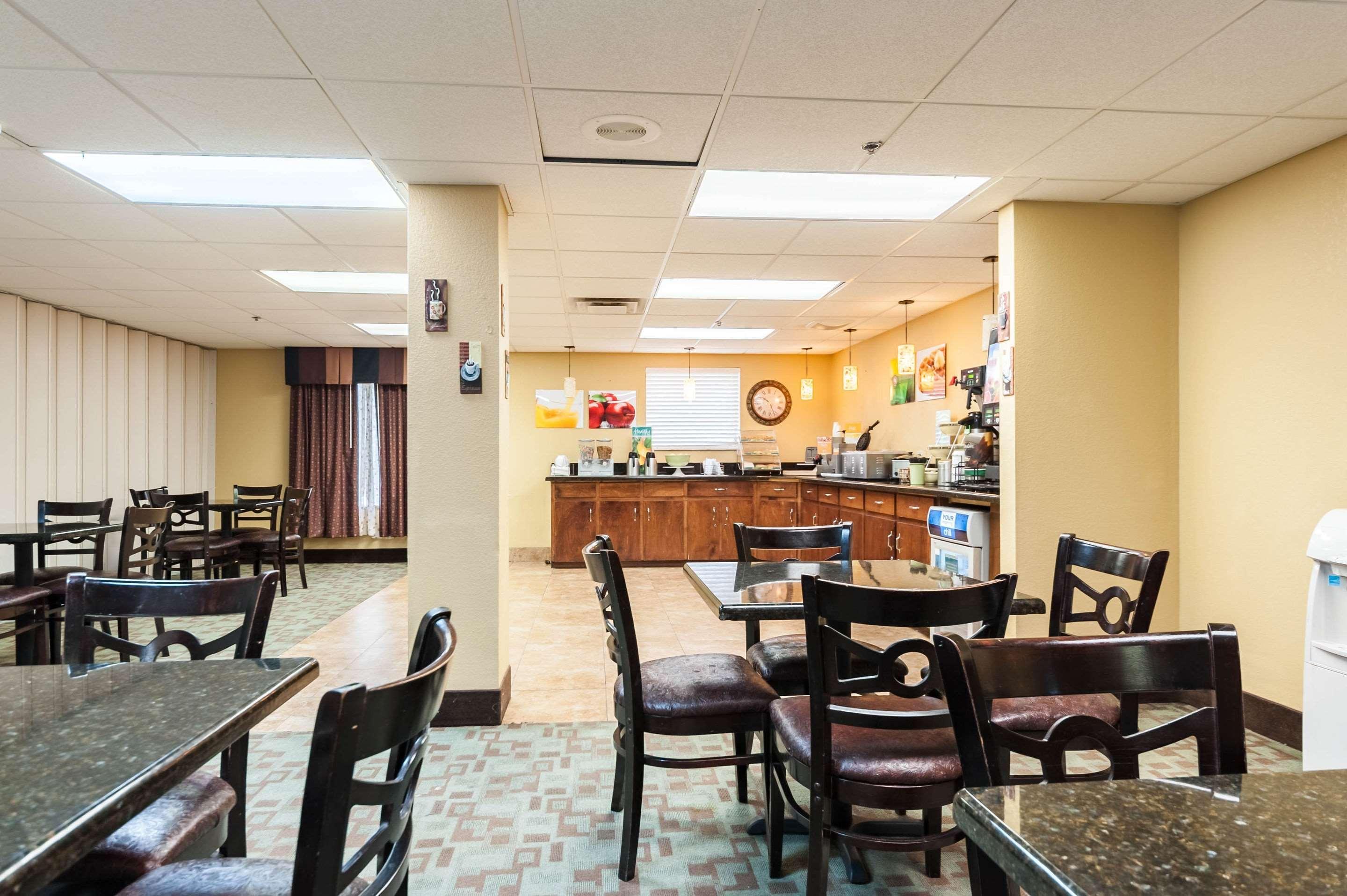 Quality Inn & Suites Lafayette Exterior photo