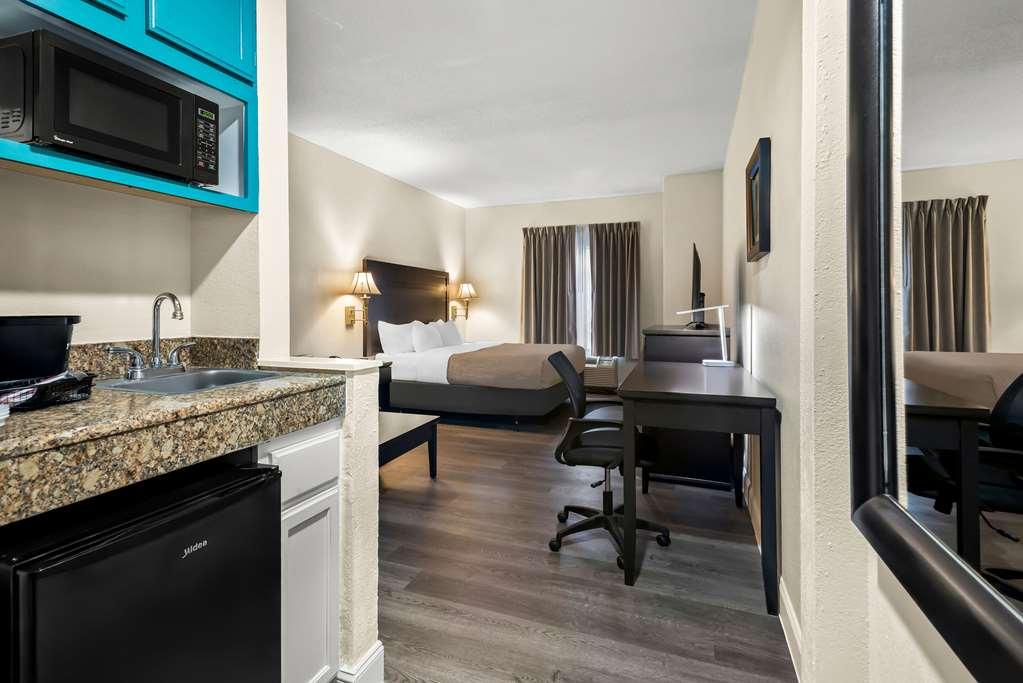 Quality Inn & Suites Lafayette Room photo