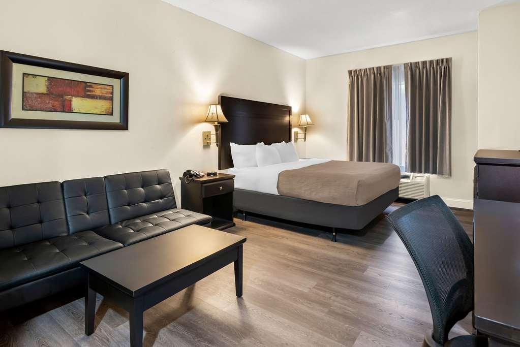 Quality Inn & Suites Lafayette Room photo