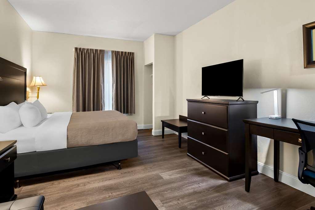 Quality Inn & Suites Lafayette Room photo