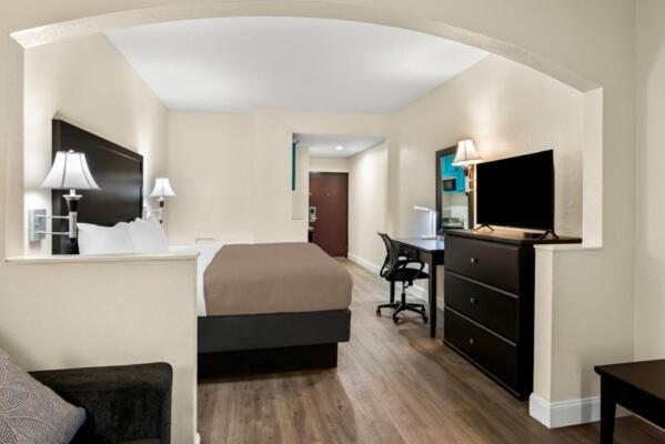 Quality Inn & Suites Lafayette Exterior photo